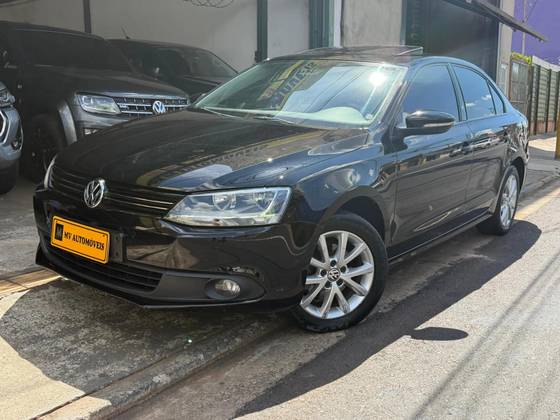 VOLKSWAGEN JETTA 2.0 COMFORTLINE FLEX 4P TIPTRONIC